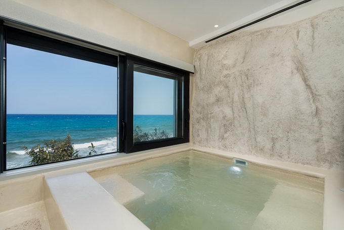 Portara Superior Suites with Sea View & Hot Tub